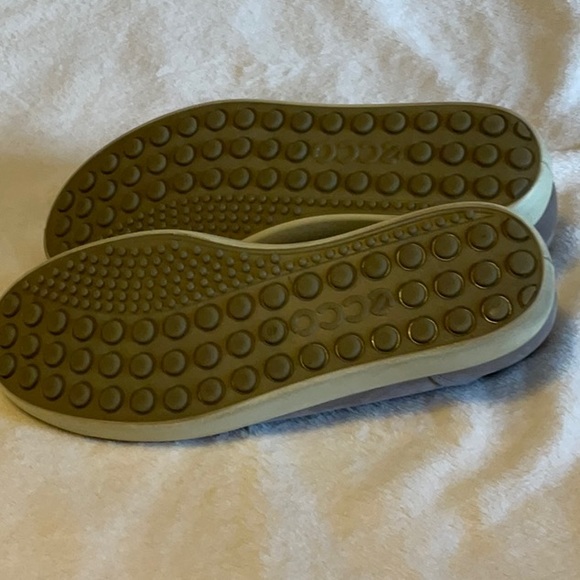 Ecco Sneakers - Taupe color with suede feel with off white soles. Size 9 Womens - Picture 5 of 5